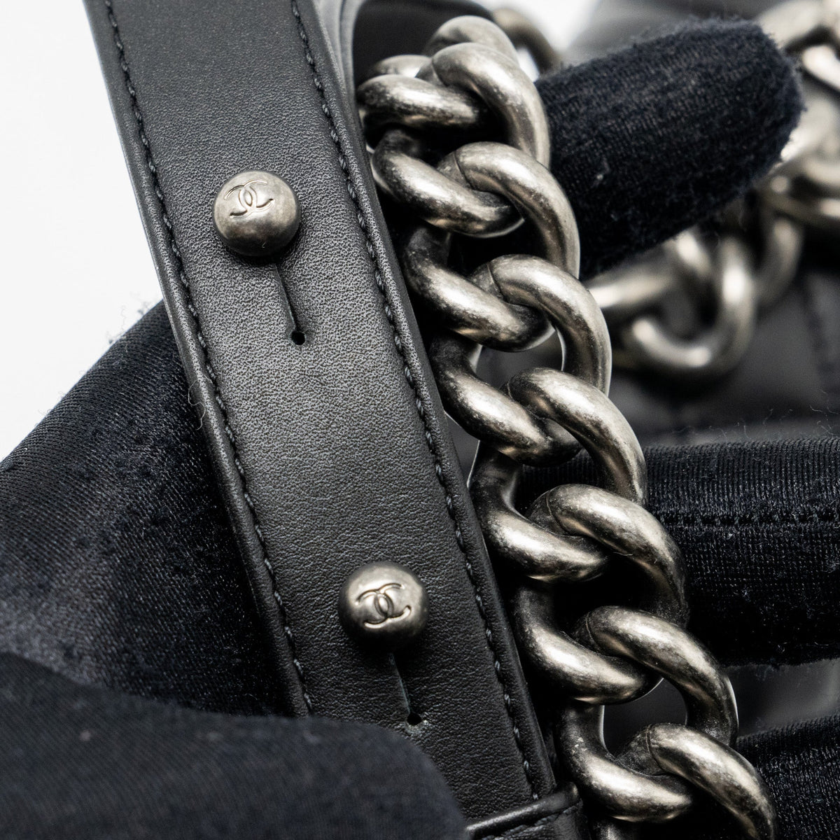 chanel-medium-boy-bag-calfskin-black-ruthenium-hardware
