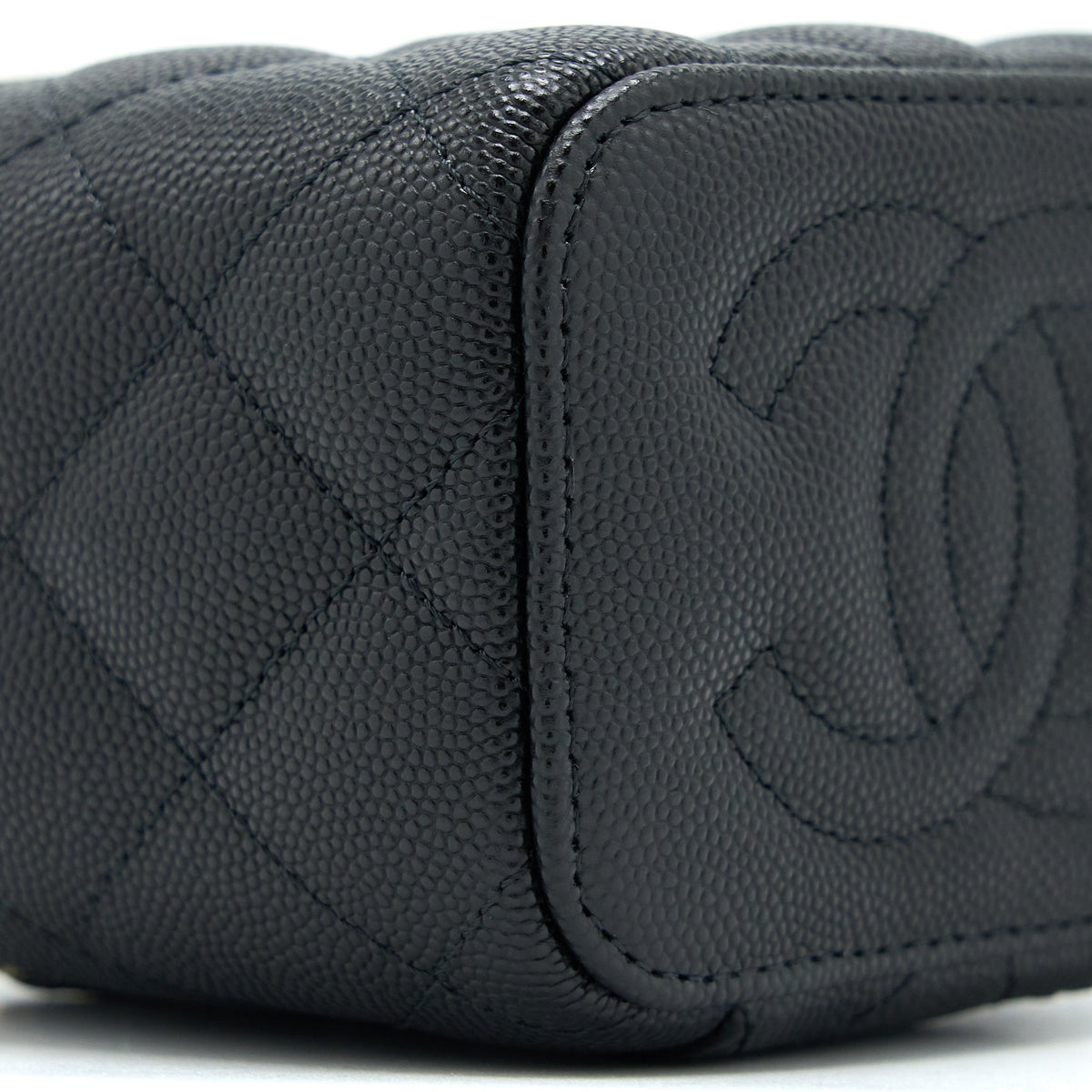 chanel-mini-vanity-with-chain-caviar-black-lghw-3