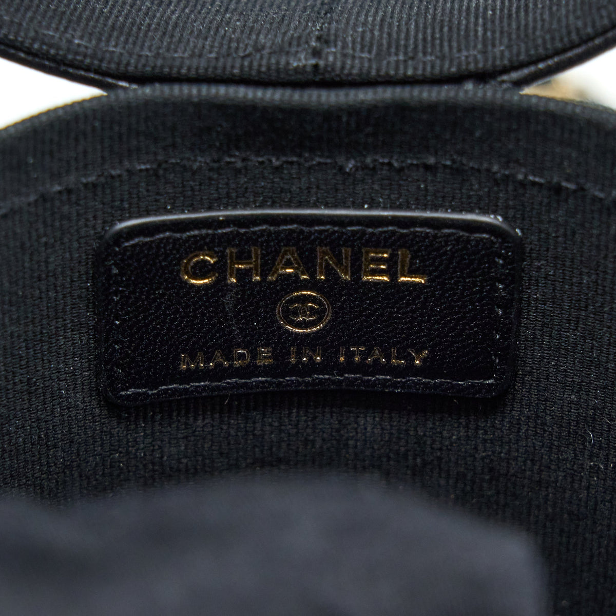 chanel-round-vanity-case-with-chain-lambskin-black-lghw