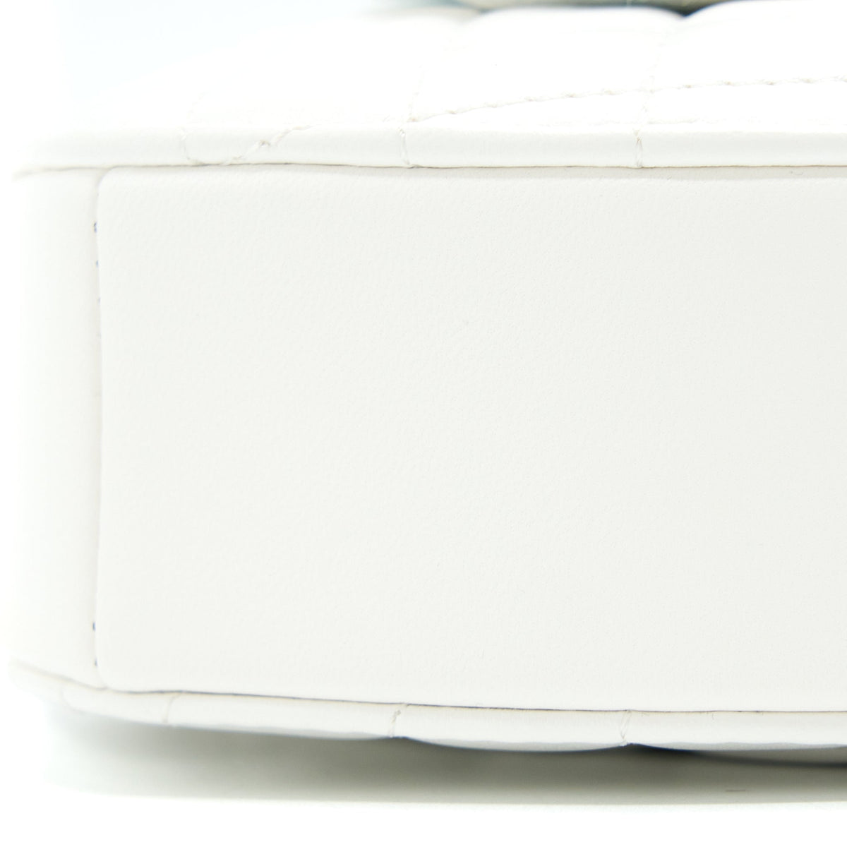 chanel-22s-heart-bag-lambskin-white-lghw-microchip-2