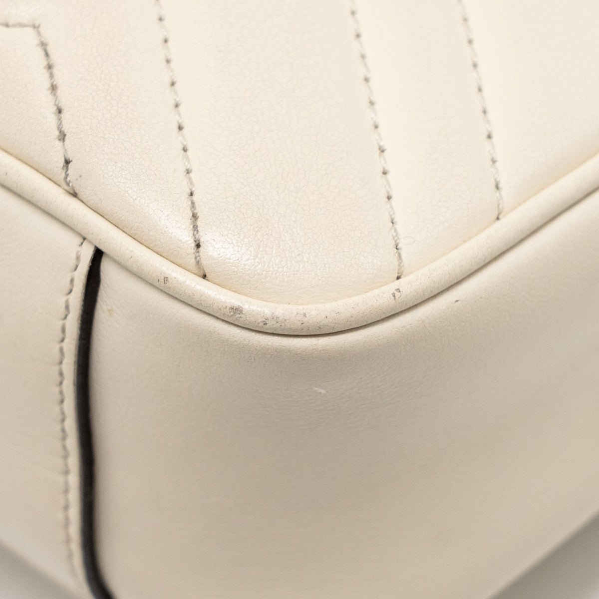 gucci-mini-marmont-bag-calfskin-white-ghw