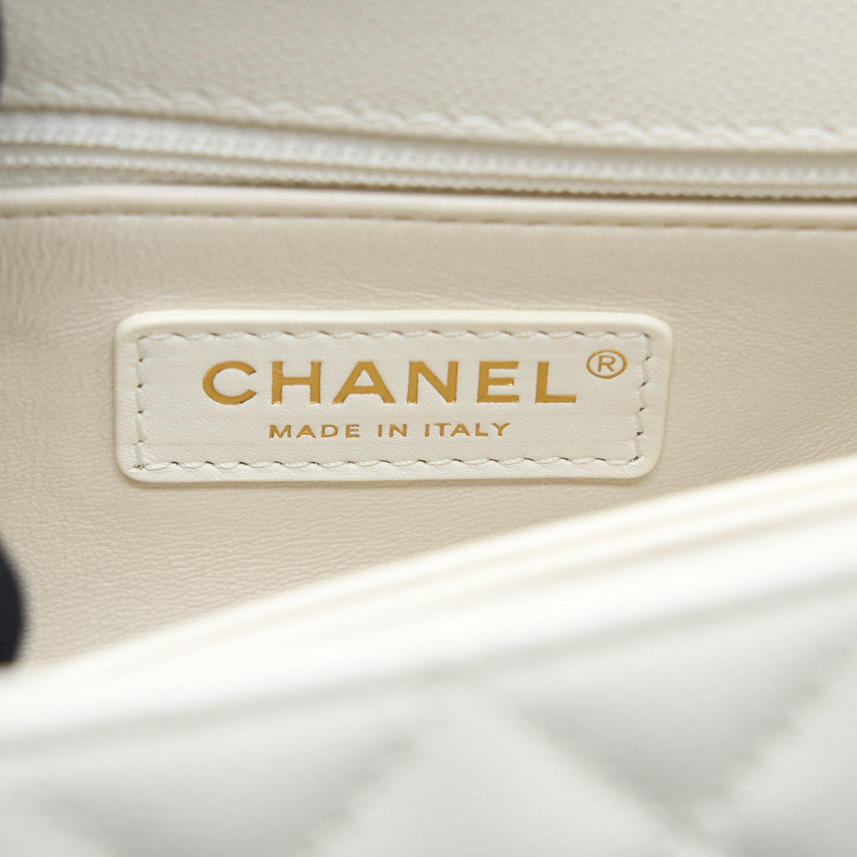 chanel-small-coco-handle-caviar-white-lghw-microchip-4