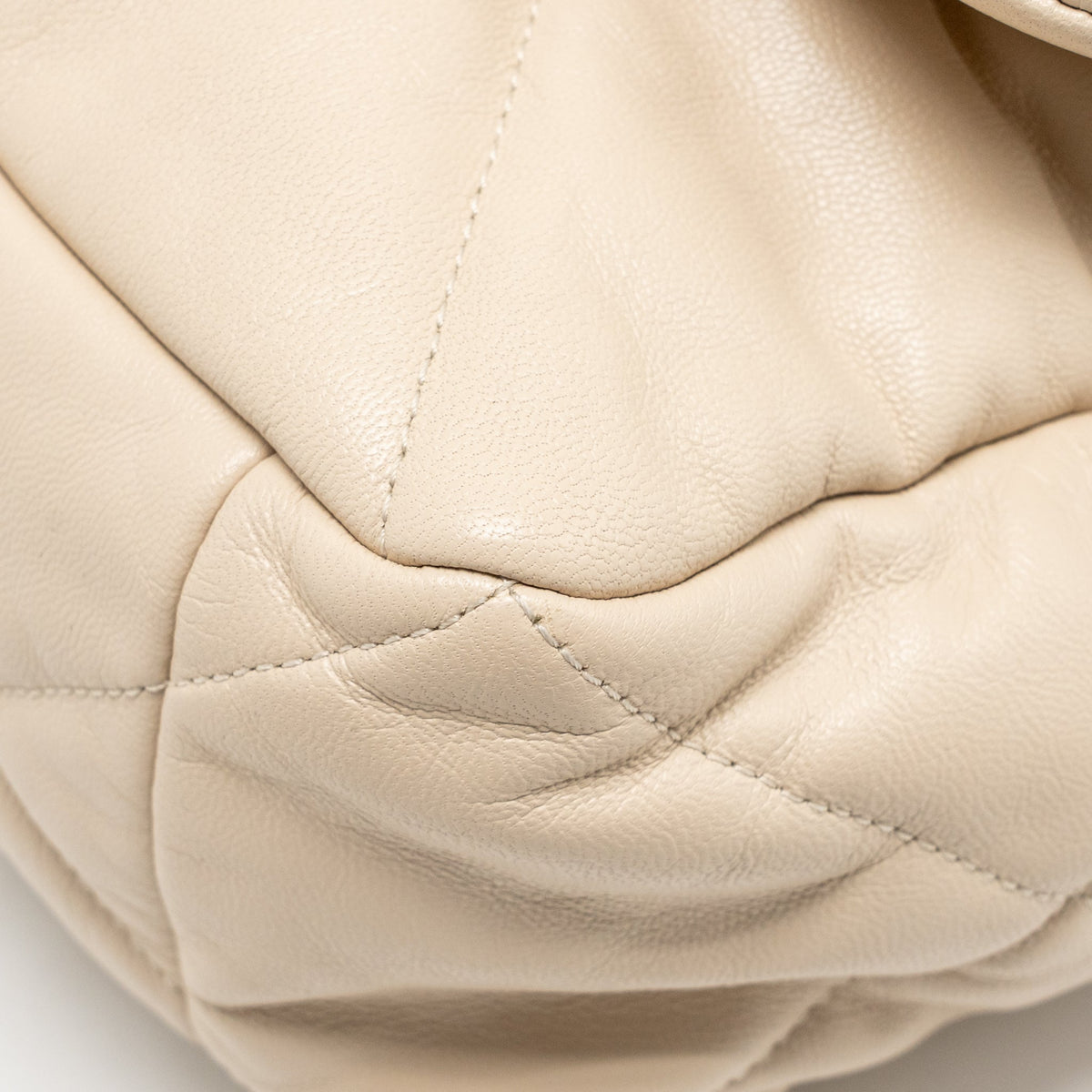 chanel-maxi-19-bag-goatskin-beige-multicolor-hardware-1