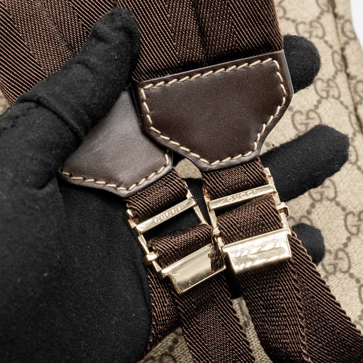gucci-single-buckle-backpack-gg-supreme-canvas-brown-shw