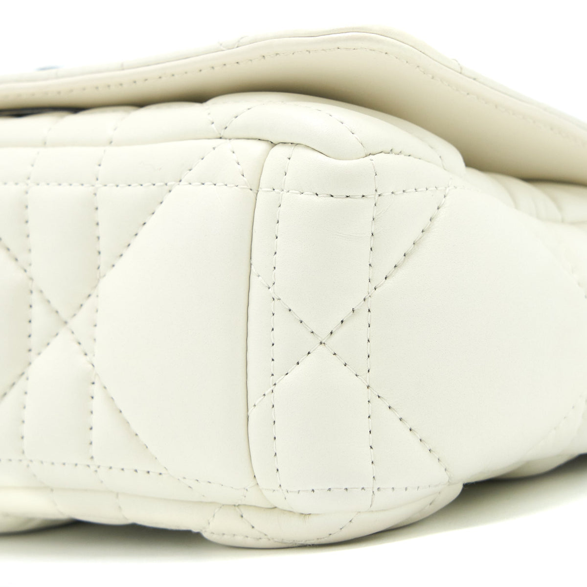 dior-small-dior-caro-bag-latte-quilted-macrocannage-calfskin-white-black-hardware