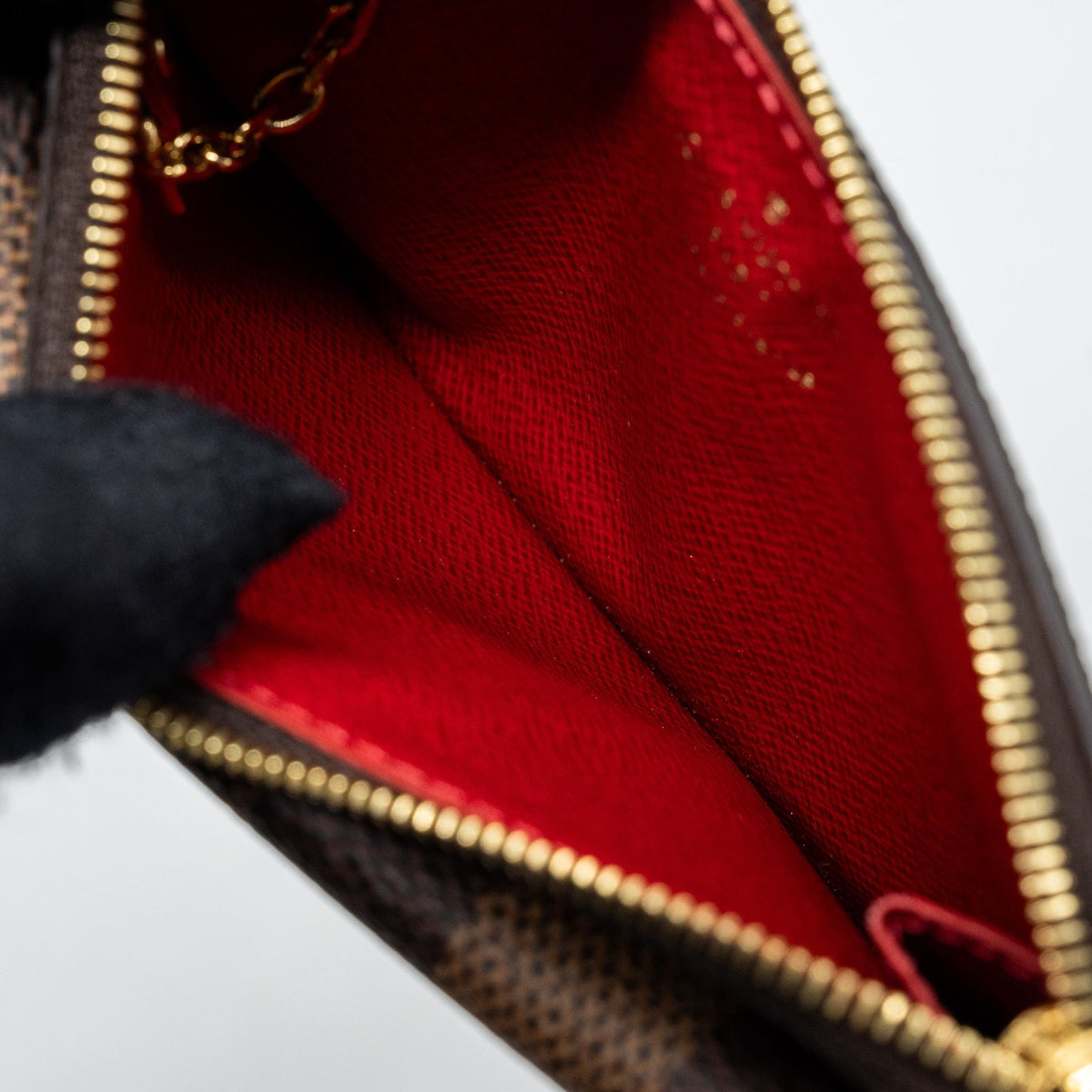 louis-vuitton-card-holder-recto-verso-damier-ebene-red-ghw