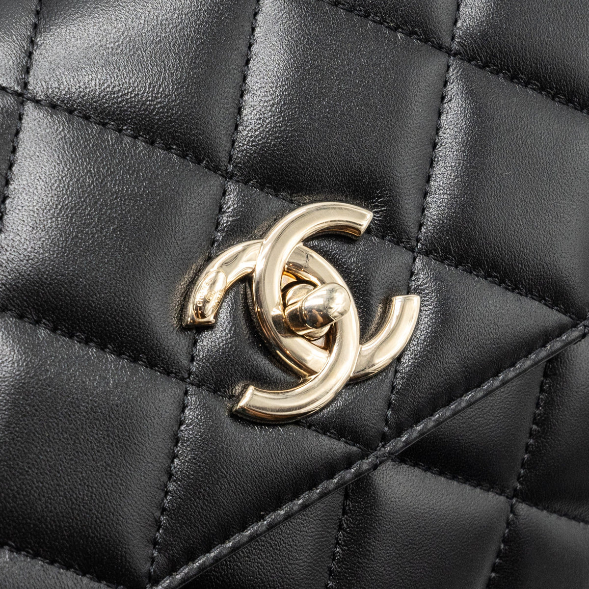 chanel-trendy-cc-flap-bag-with-top-handle-lambskin-black-lghw-microchip