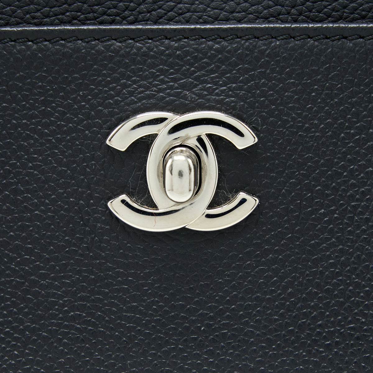 chanel-cerf-tote-bag-grained-calfskin-black-shw