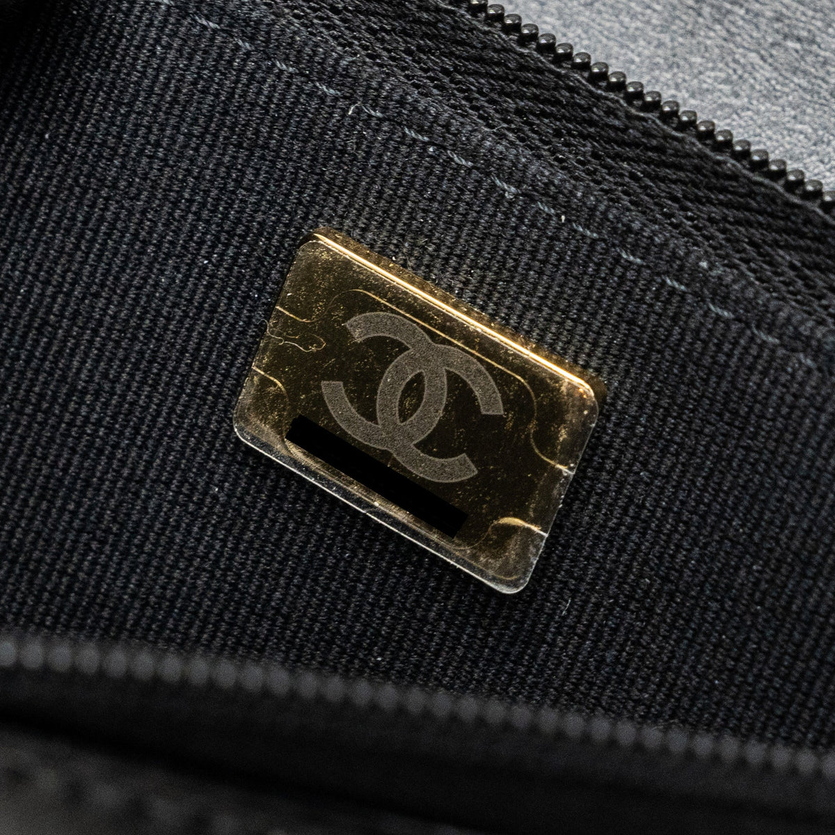 chanel-letter-logo-top-handle-flap-wallet-with-chain-shiny-calfskin-black-ghw-microchip
