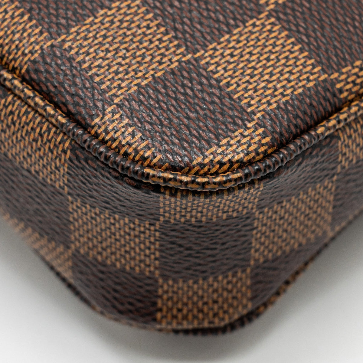 louis-vuitton-pochette-accessoires-damier-ebene-canvas-ghw