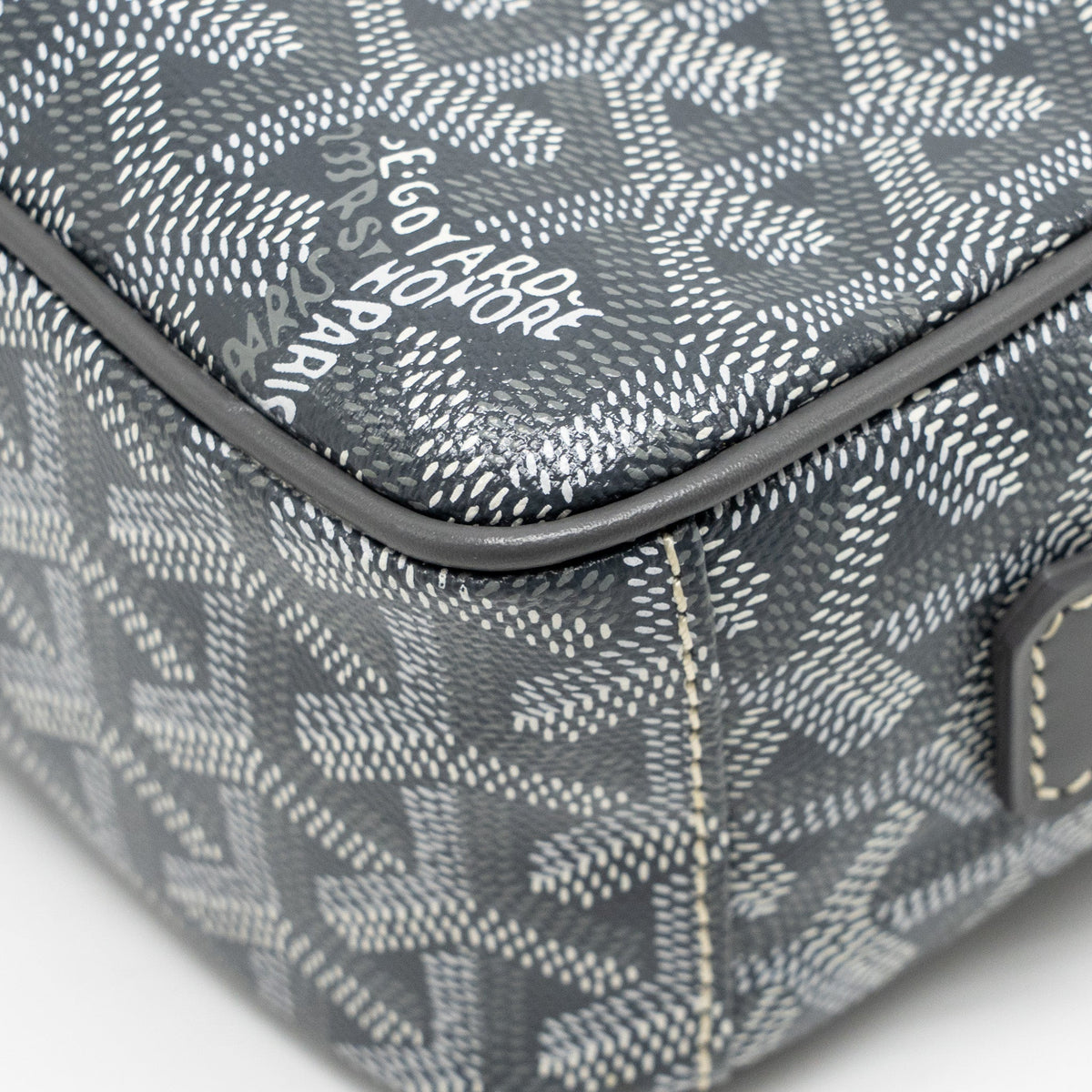 goyard-cap-vert-pm-crossbody-bag-goyardine-canvas-grey-shw