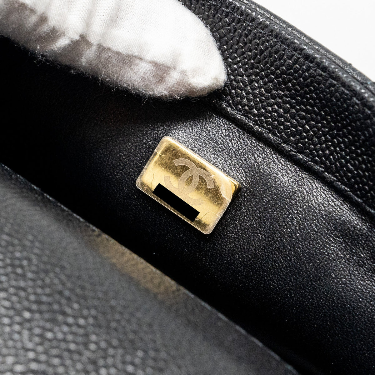 chanel-23p-coco-love-flap-bag-caviar-black-ghwmicrochip-3