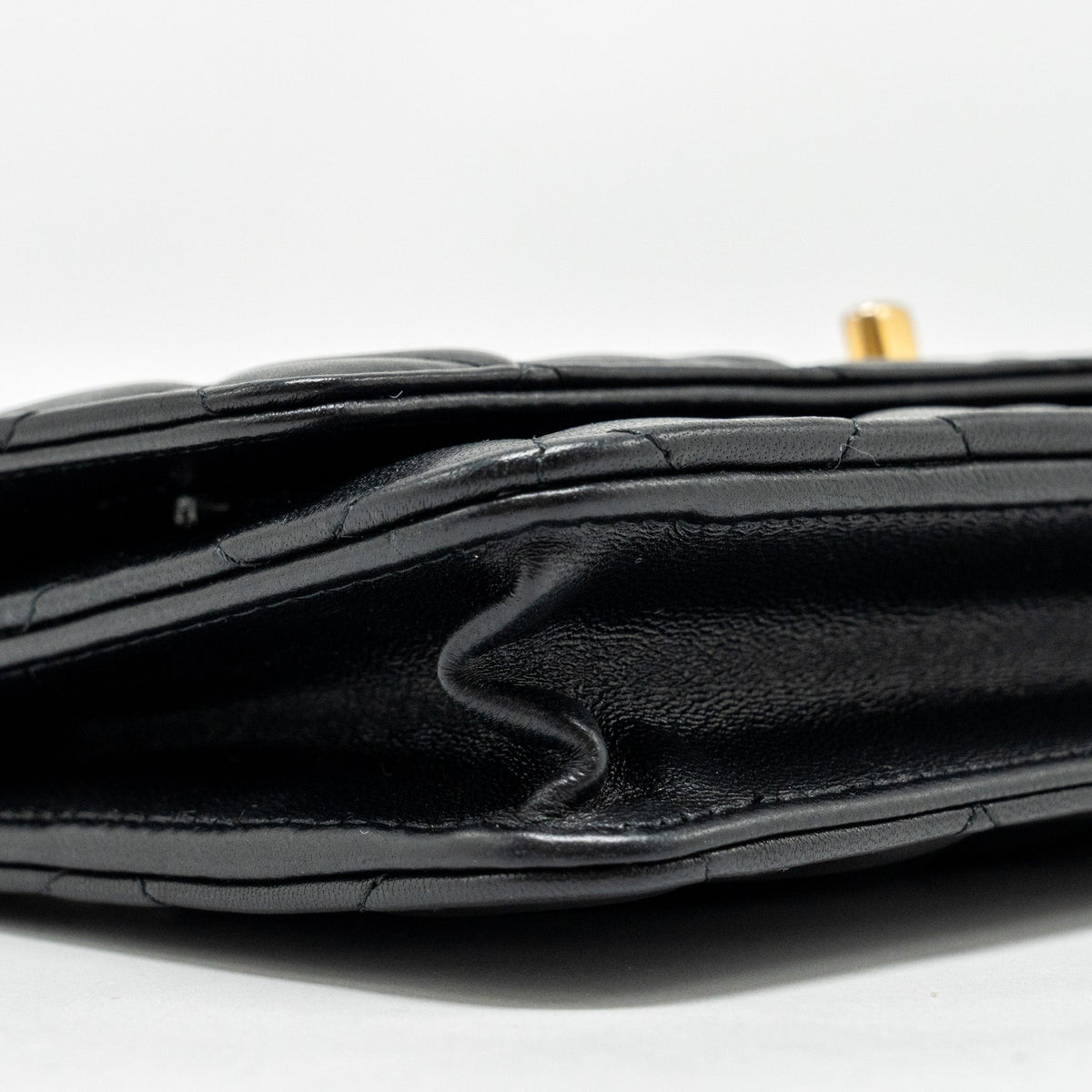 chanel-pearl-crush-wallet-on-chain-lambskin-black-ghw-microchip-copy-1