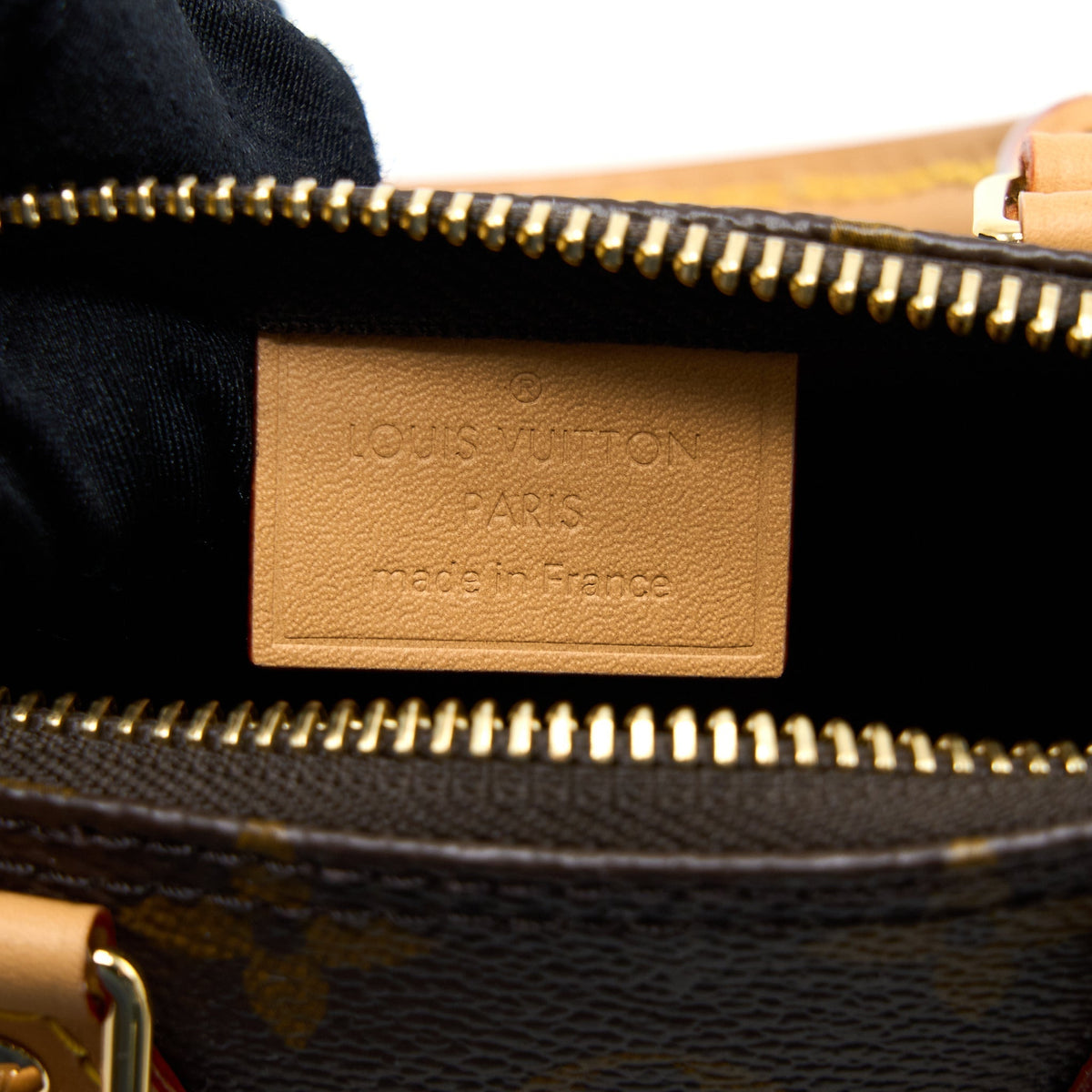 louis-vuitton-nano-speedy-monogram-canvas-ghw-new-version-1