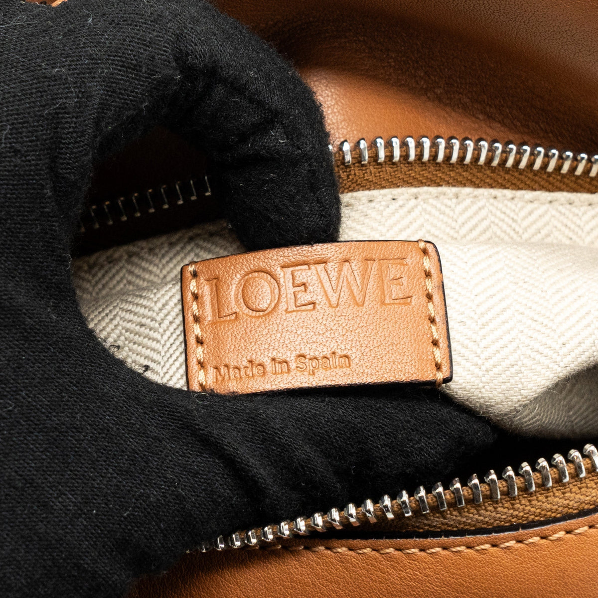 loewe-puzzle-bag-in-classic-calfskin-tan-shw