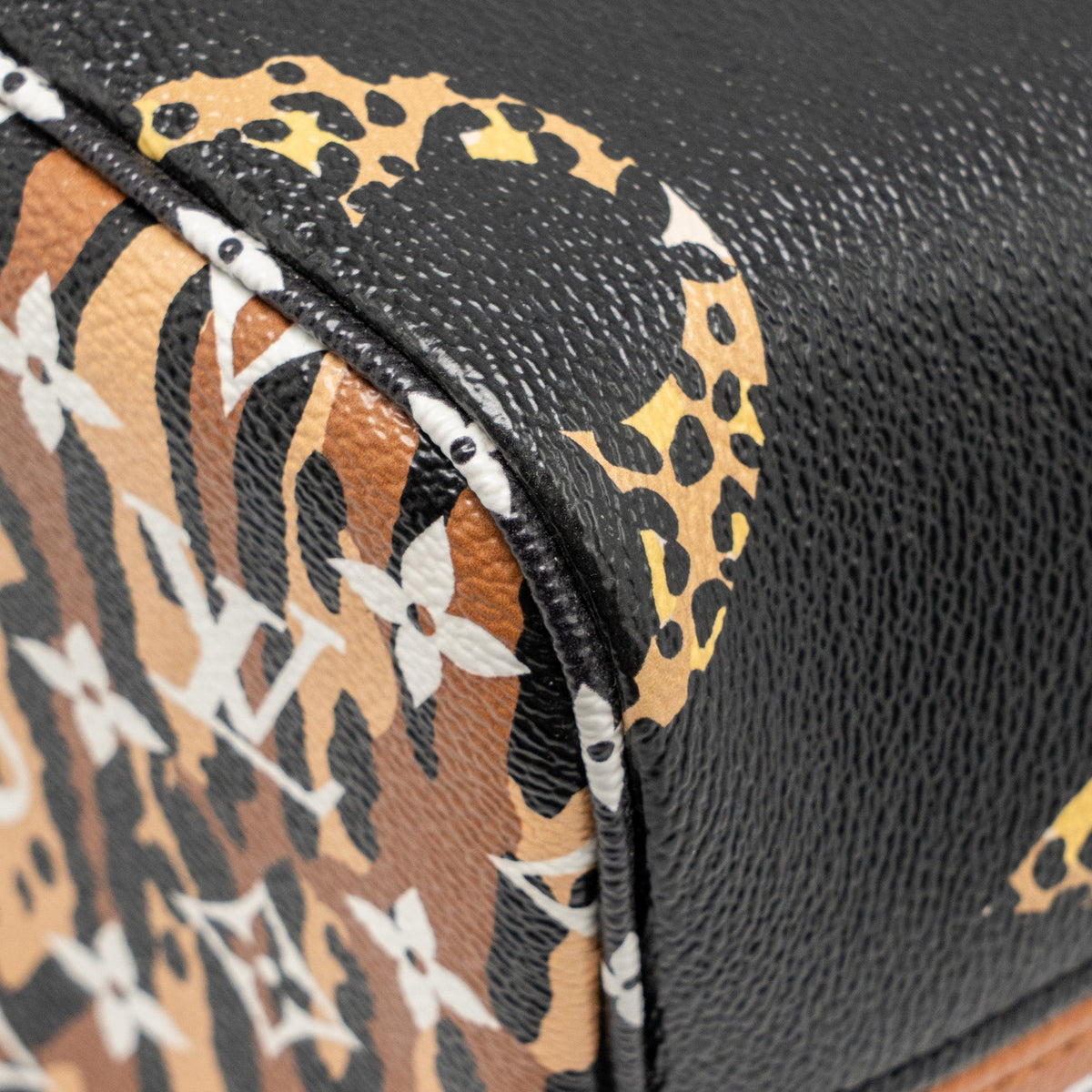 louis-vuitton-neverfull-mm-giant-monogram-canvas-multicolour-ghw-1
