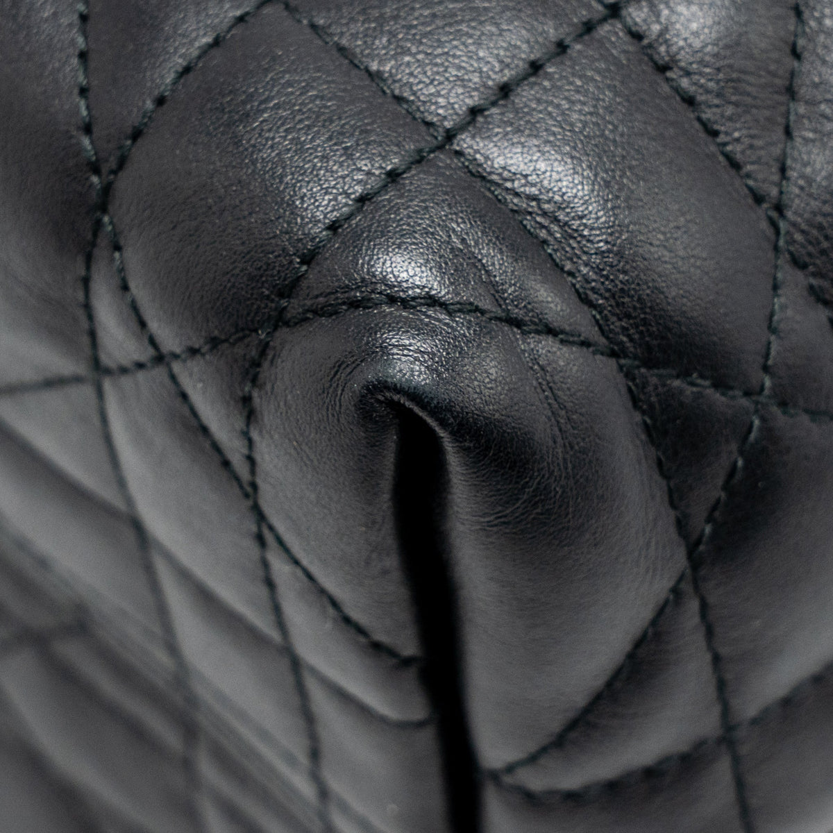 dior-toujours-vertical-nano-tote-bag-calfskin-black-lghw-copy