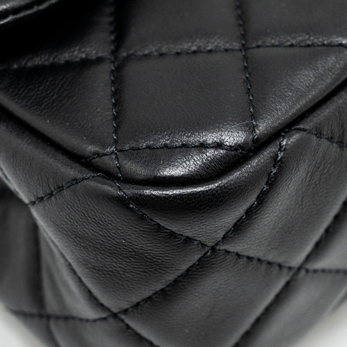 chanel-pearl-crush-mini-rectangular-flap-bag-lambskin-black-ghw-microchip-copy-1