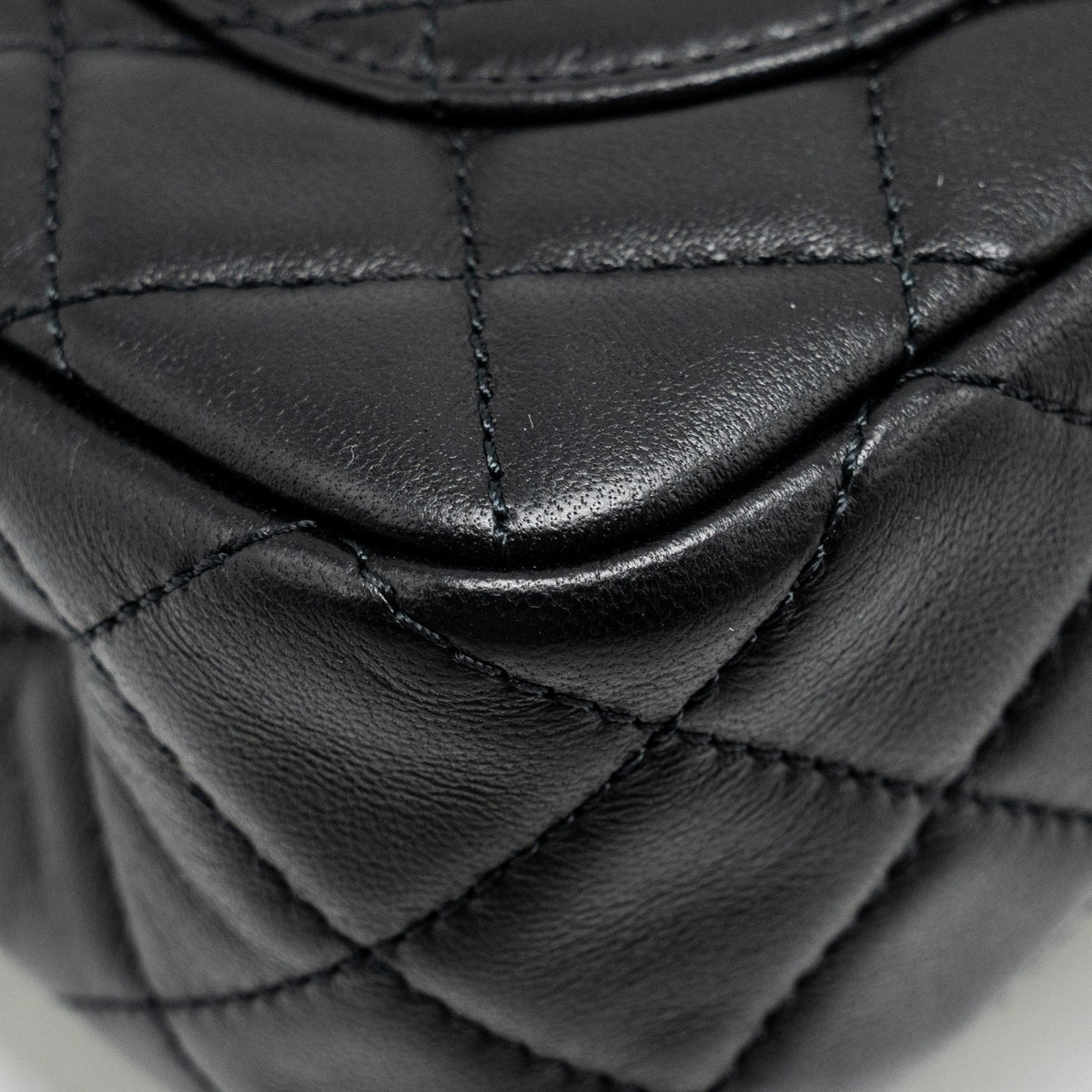 chanel-pearl-crush-mini-rectangular-flap-bag-lambskin-black-ghw-microchip-copy-1