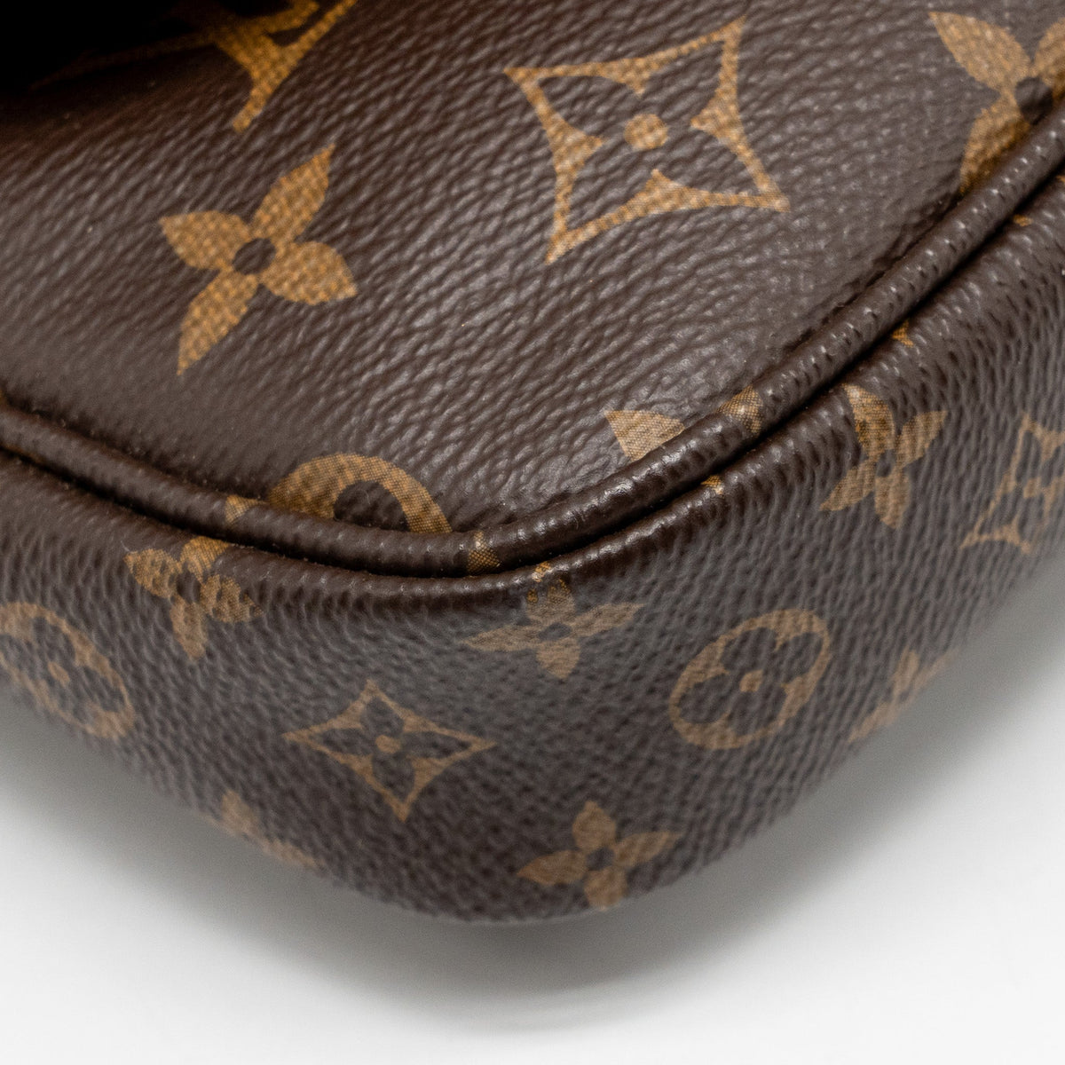 louis-vuitton-multi-pochette-accessories-monogram-canvas-khaki-strap-ghw-1