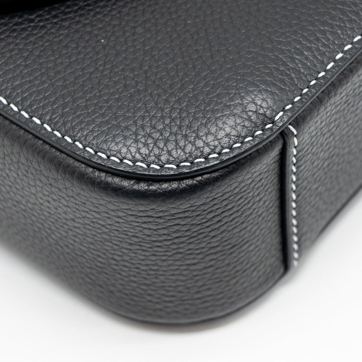 dior-medium-saddle-flap-messenger-bag-grained-calfskin-black-ghw