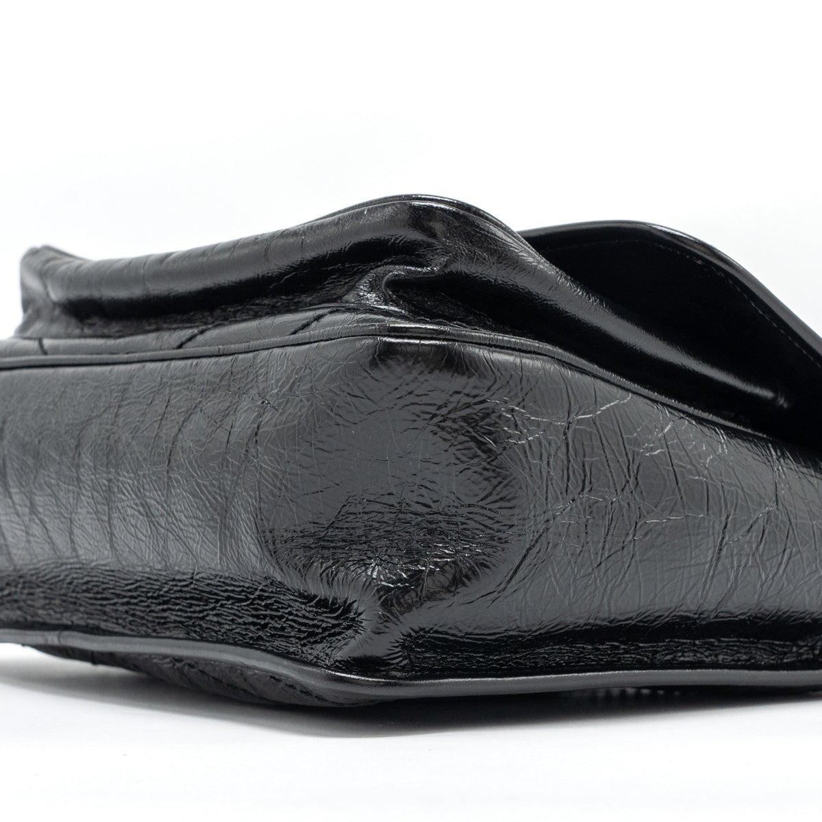 saint-lauren-medium-niki-calfskin-black-ruthenium-hardware