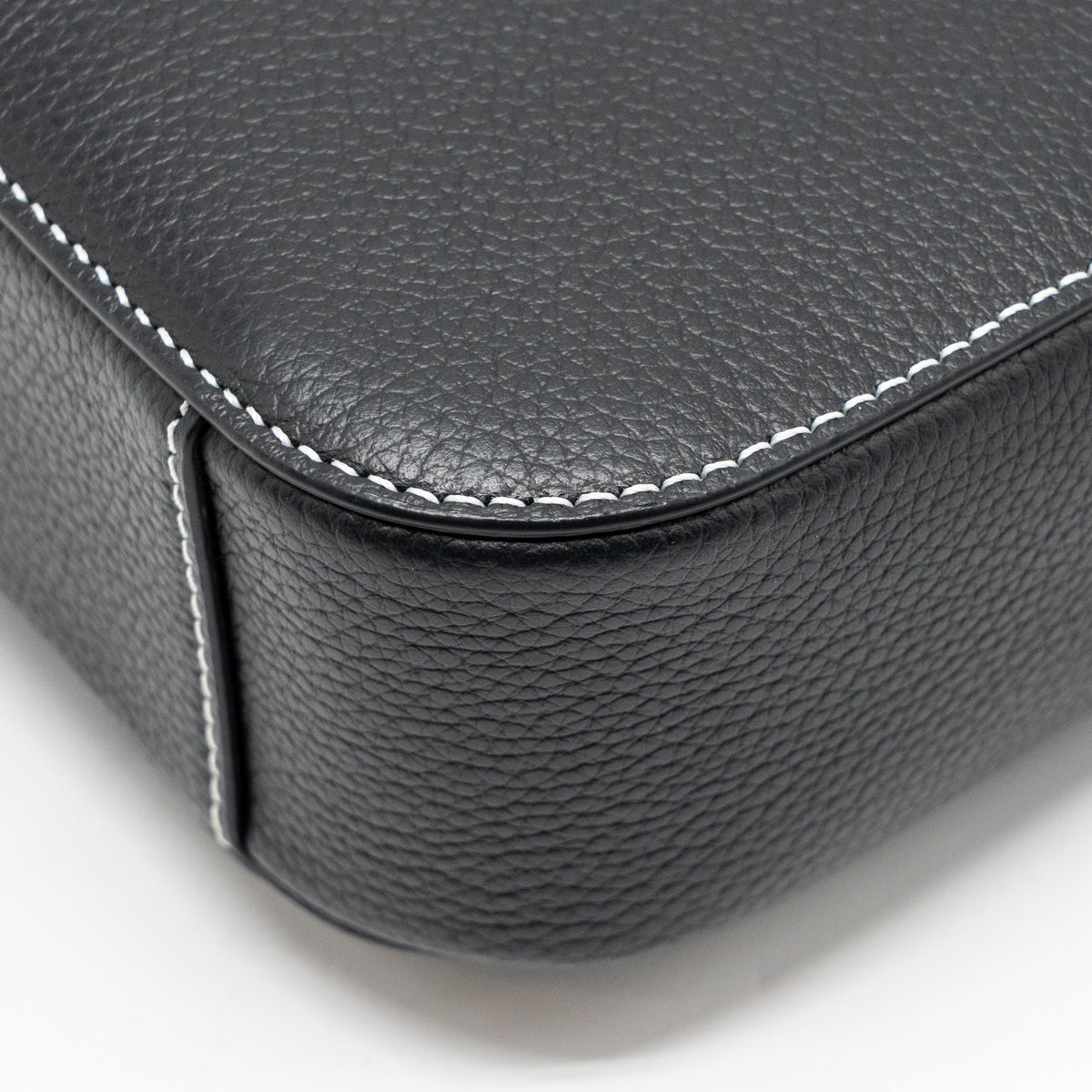 dior-medium-saddle-flap-messenger-bag-grained-calfskin-black-ghw
