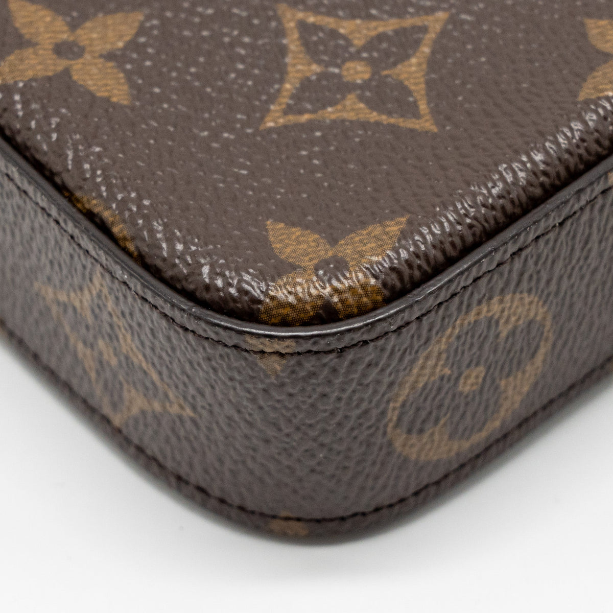 louis-vuitton-felicie-pochette-monogram-canvas-ghw-19