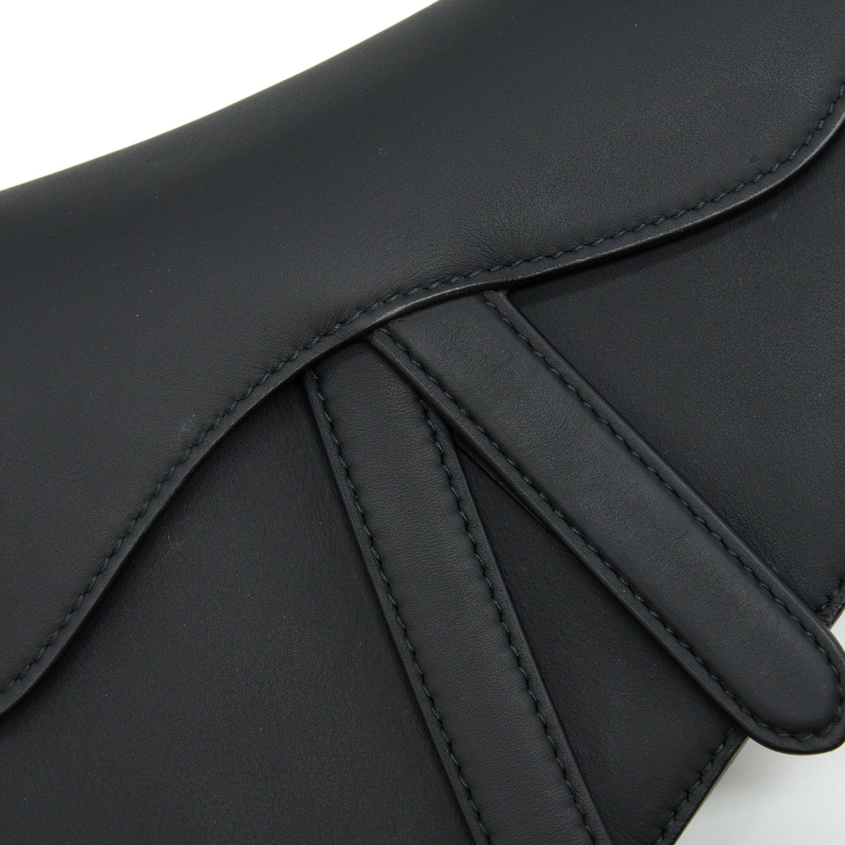 dior-mini-saddle-calfskin-so-black-with-an-extra-shoulder-strap
