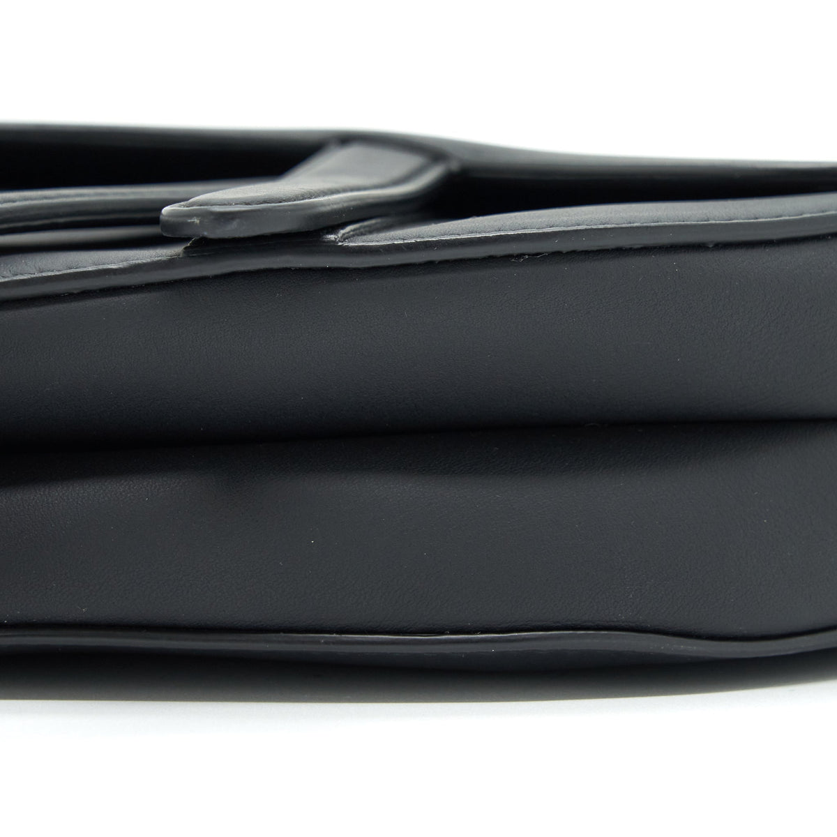 dior-mini-saddle-calfskin-so-black-with-an-extra-shoulder-strap