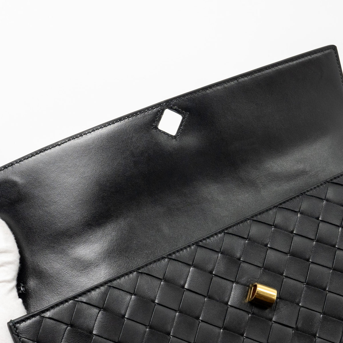 bottega-veneta-andiamo-clutch-lambskin-black-ghw