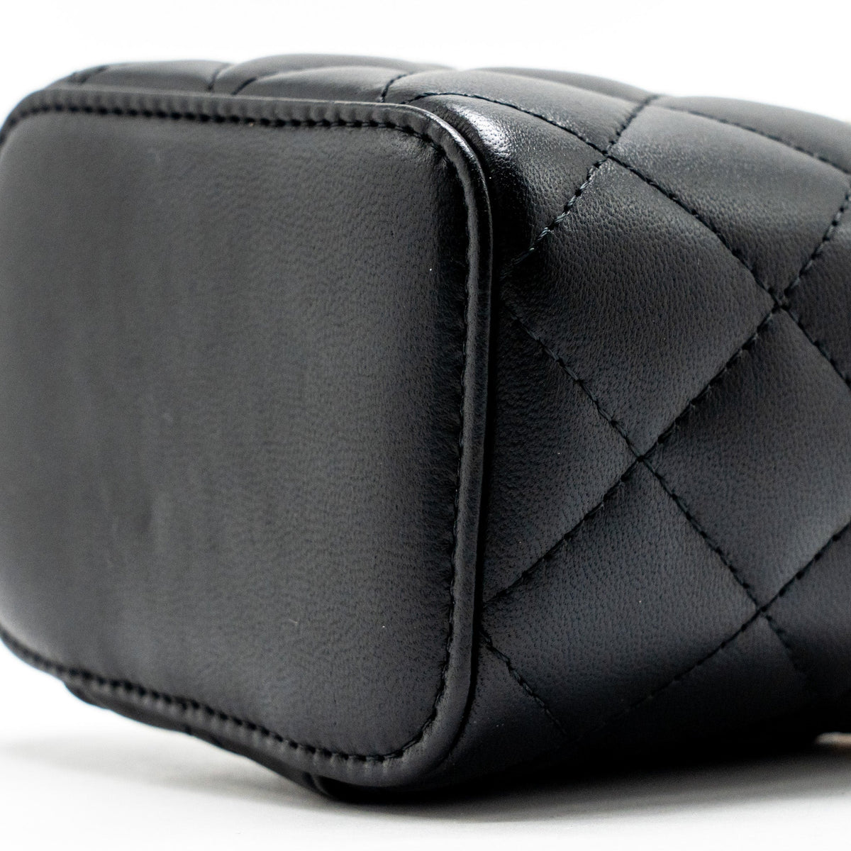 chanel-pearl-crush-mini-vanity-with-chain-lambskin-black-ghw-3