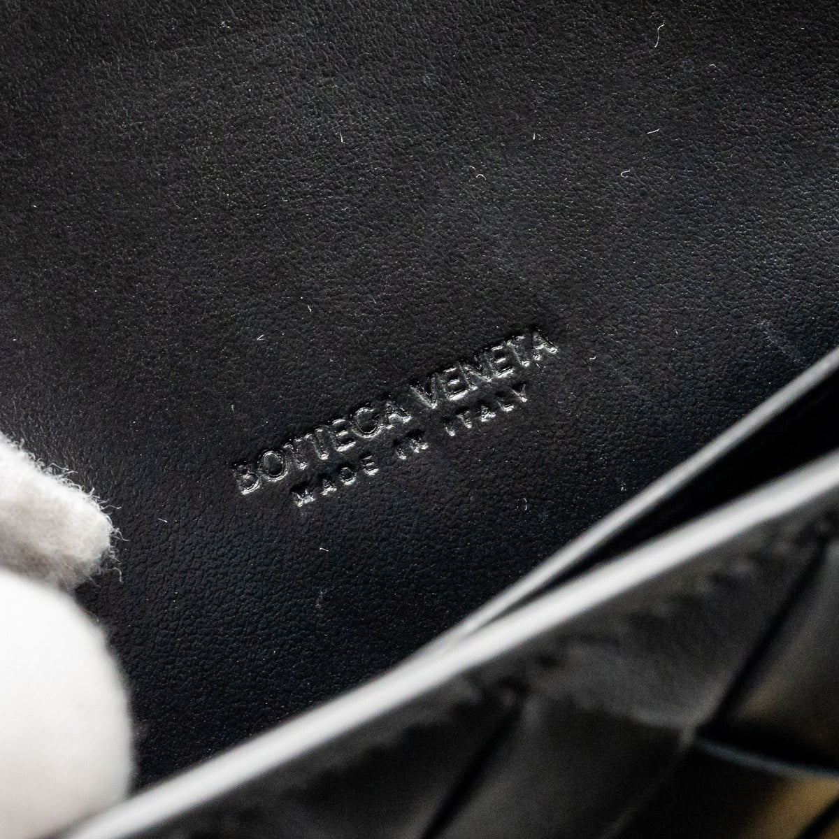 bottega-veneta-andiamo-clutch-lambskin-black-ghw