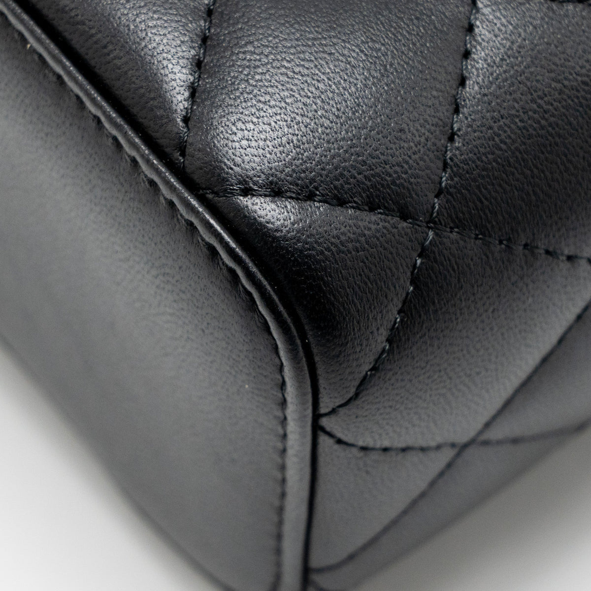 chanel-pearl-crush-mini-vanity-with-chain-lambskin-black-ghw-3