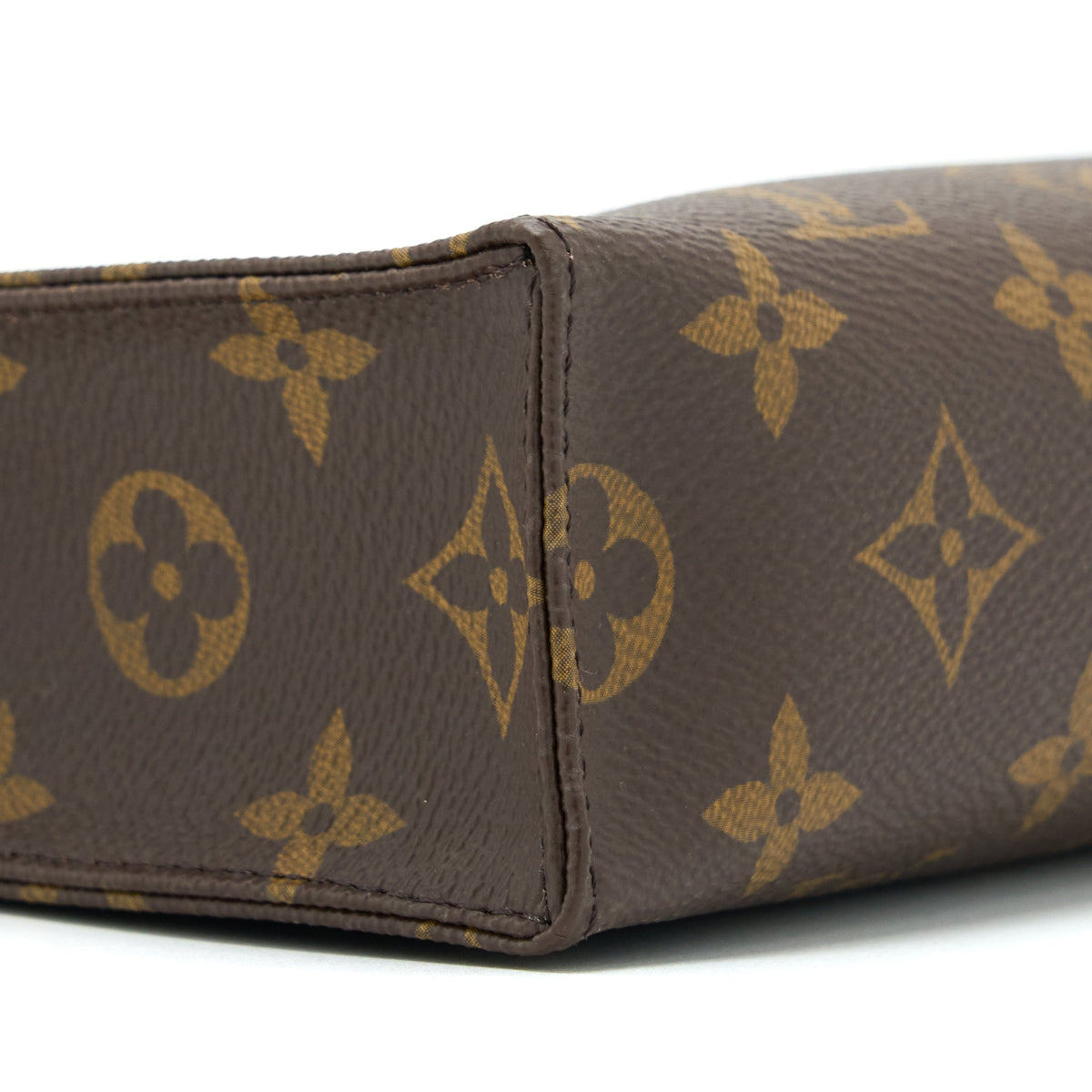 louis-vuitton-toiletry-pochette-26-monogram-canvas-ghw-1
