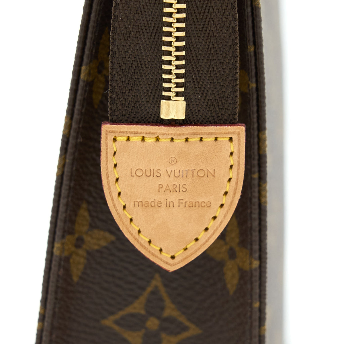 louis-vuitton-toiletry-pochette-26-monogram-canvas-ghw-1