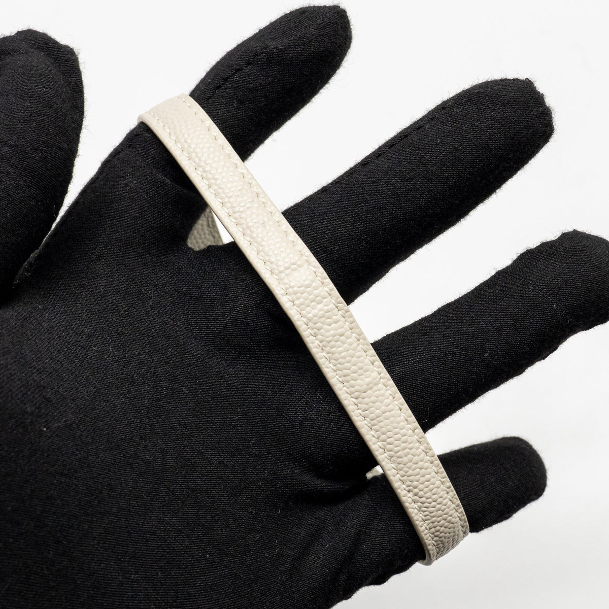 saint-laurent-envelope-flap-pouch-grained-calfskin-blanc-vintage-ghw