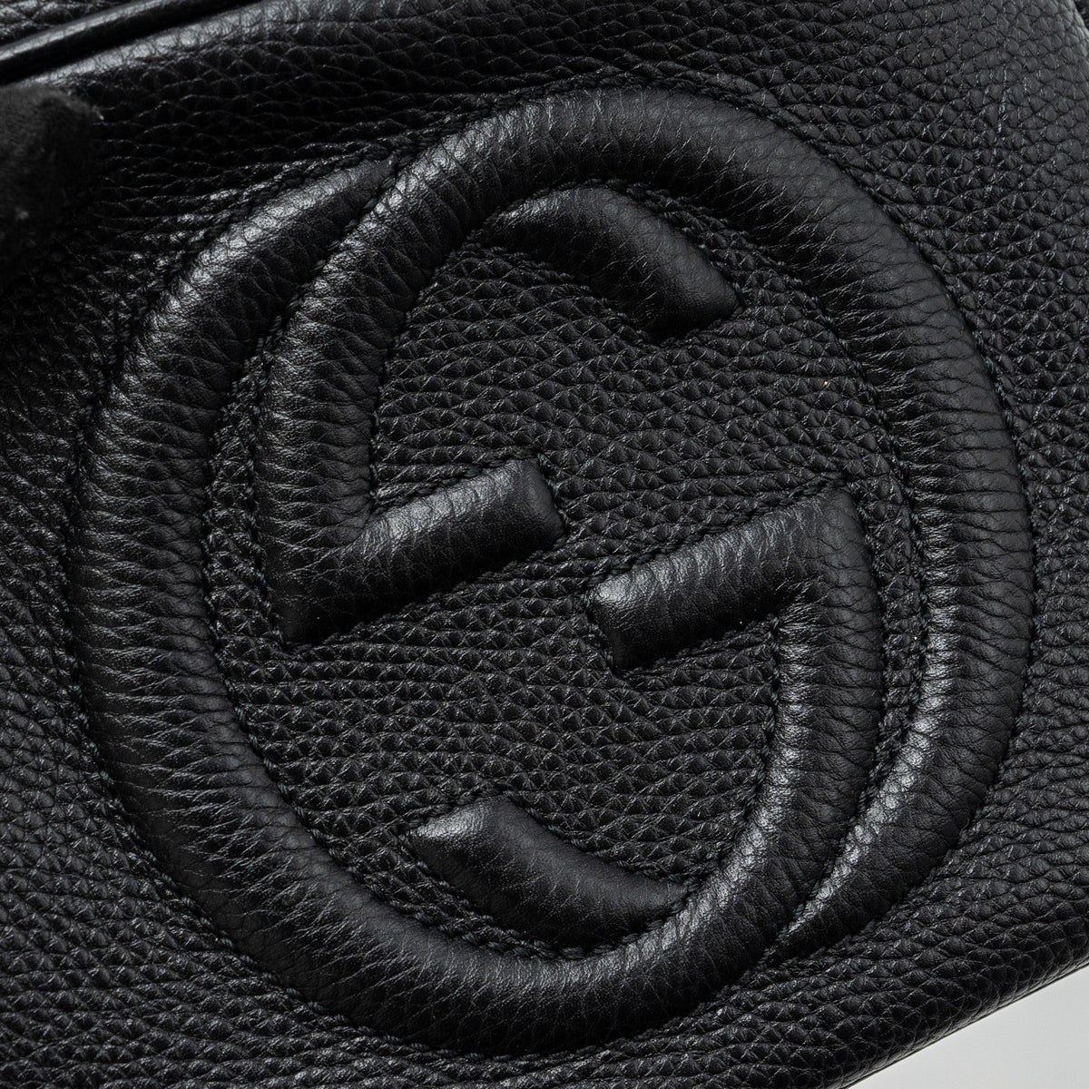 gucci-soho-disco-camera-bag-grained-calfskin-black-ghw