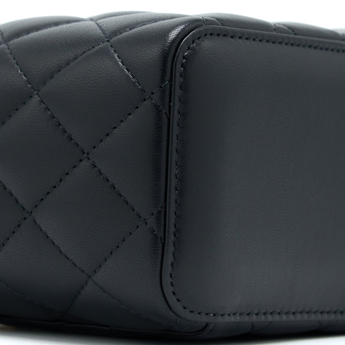 chanel-pearl-crush-long-vanity-lambskin-black-ghw