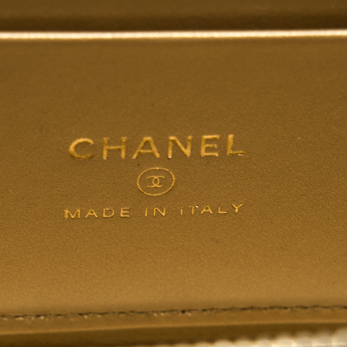 chanel-pearl-crush-long-vanity-lambskin-black-ghw