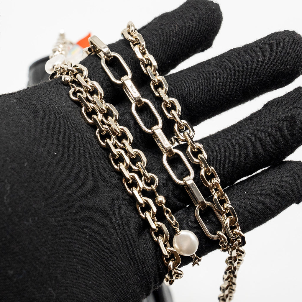 black-dior-wallet-on-chain