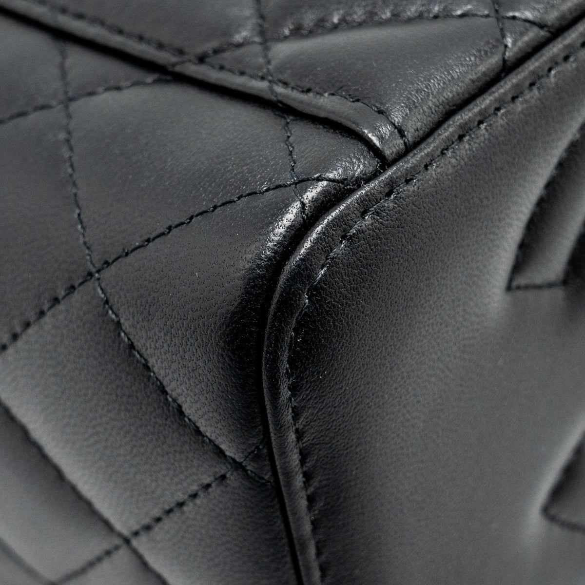 chanel-top-handle-long-vanity-case-lambskin-black-shw-microchip-copy