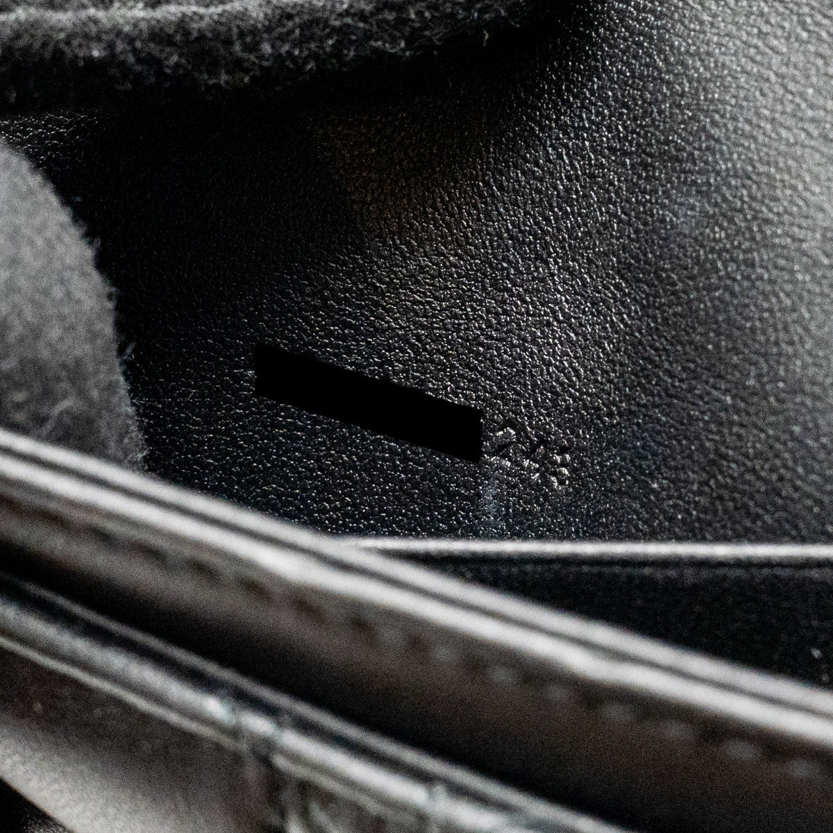 black-dior-wallet-on-chain