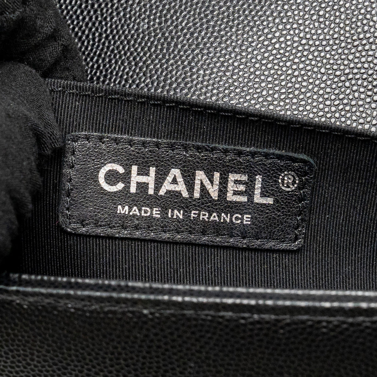 chanel-medium-boy-bag-caviar-black-shw-1