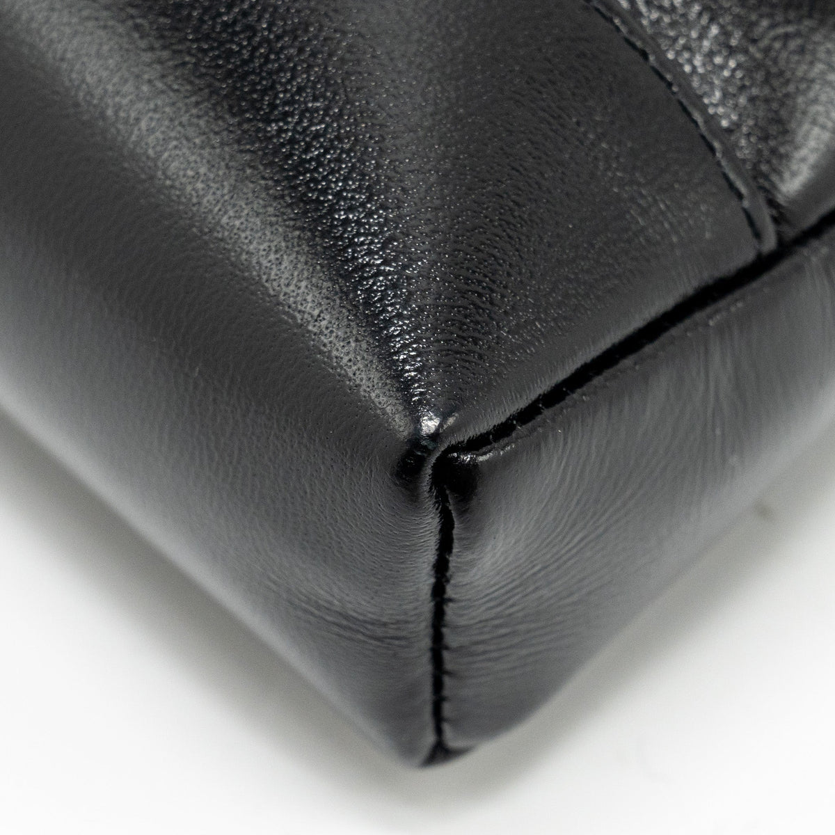 chanel-mini-31-clutch-with-chain-shiny-lambskin-black-lghwmicrochip