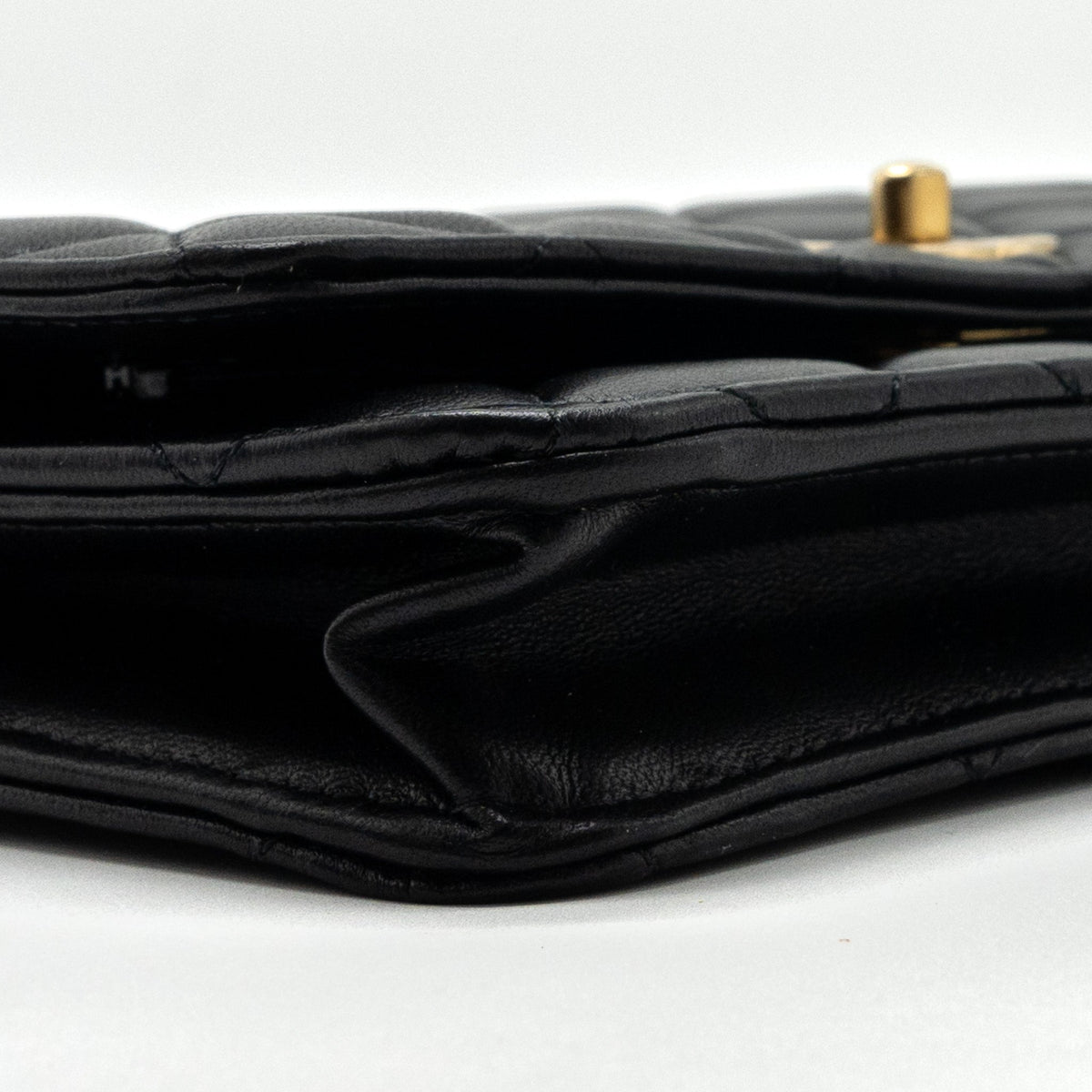 chanel-pearl-crush-wallet-on-chain-lambskin-black-ghw-microchip-10