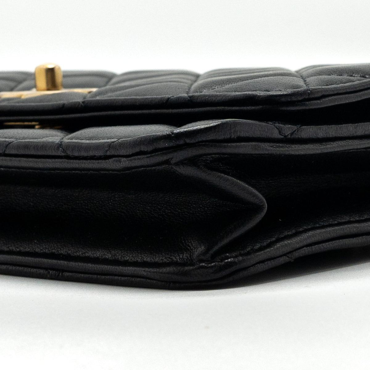chanel-pearl-crush-wallet-on-chain-lambskin-black-ghw-microchip-10