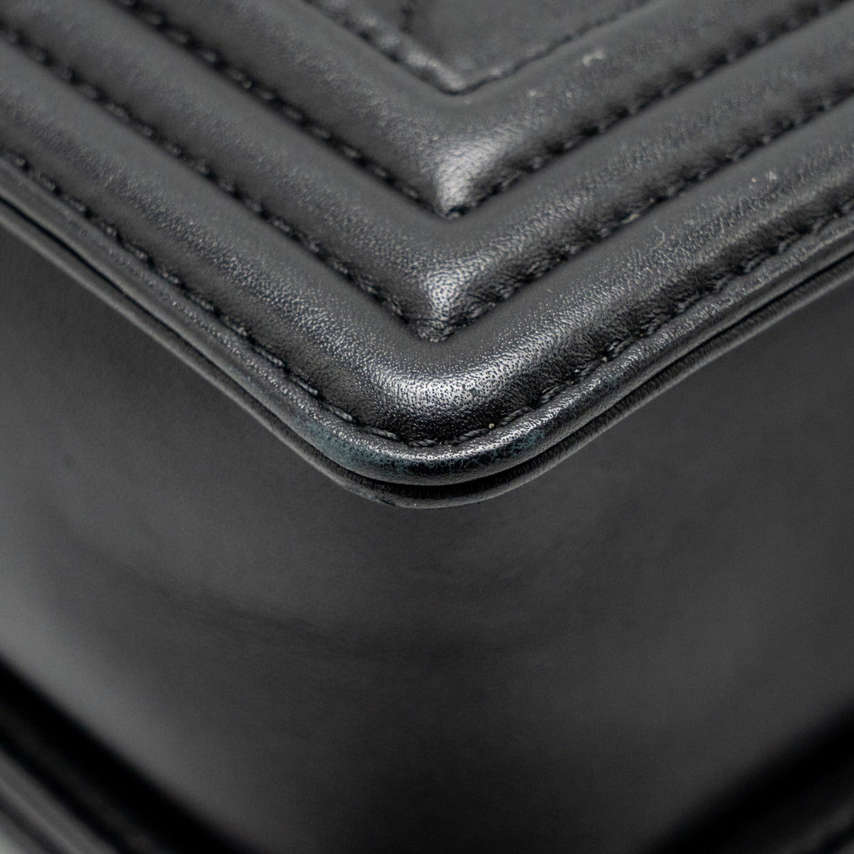 chanel-new-medium-boy-bag-calfskin-black-ruthenium-hardware