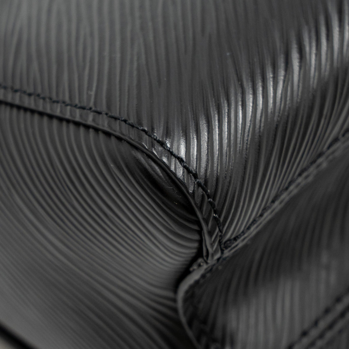 louis-vuitton-twist-pm-epi-leather-black-shw