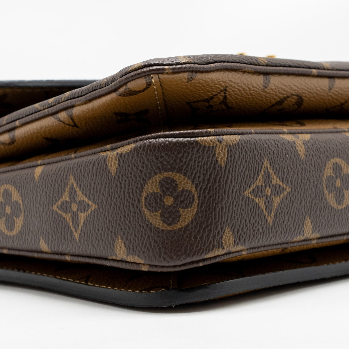 louis-vuitton-pochette-metis-monogram-reverse-canvas-ghw-10